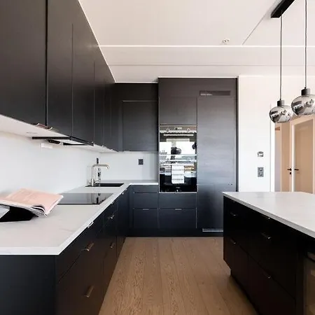 Top-floor With Private Roof Terrace And Parkingspace Lägenhet *