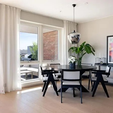Top-floor With Private Roof Terrace And Parkingspace Lägenhet