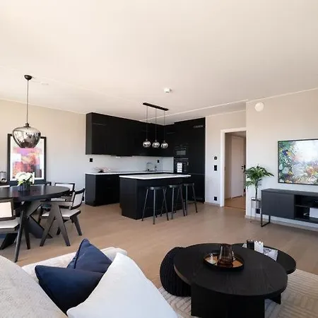 Top-floor With Private Roof Terrace And Parkingspace Lägenhet *