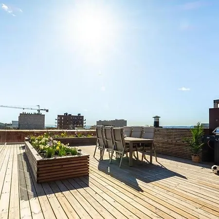 Lägenhet Top-floor With Private Roof Terrace And Parkingspace *